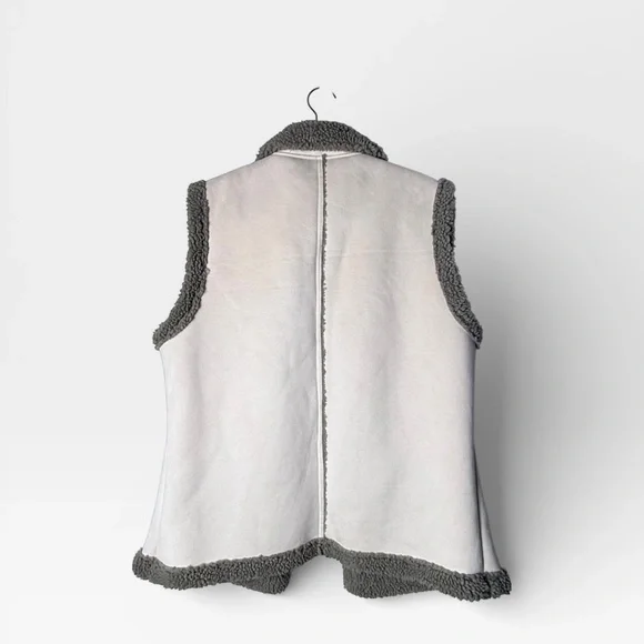 Anthropologie Akemi + Kin Sherpa Vest One Size Vest One Size (L) - Picture 5 of 5